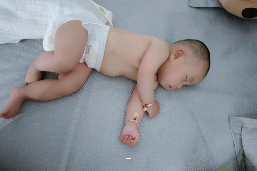 阿里宝宝老打喷嚏怎么办